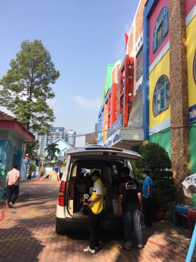 TRUNG TÂM Y TẾ THÀNH PHỐ THỦ DẦU MỘT PHUN THUỐC DIỆT KHUẨN PHÒNG CHỐNG COVID-19 TẠI TRƯỜNG MN ĐOÀN THỊ LIÊN