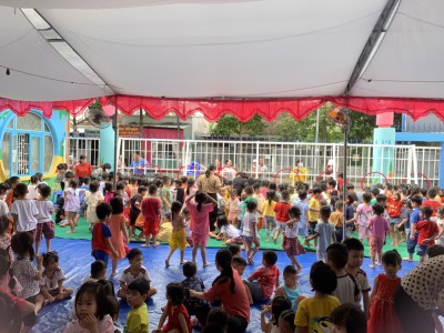 Các bé cùng vui trung thu tại trường