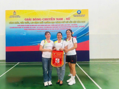 THAM GIA LỄ KHAI MẠC GIẢI BÓNG CHUYỂN CNVC, LAO ĐỘNG