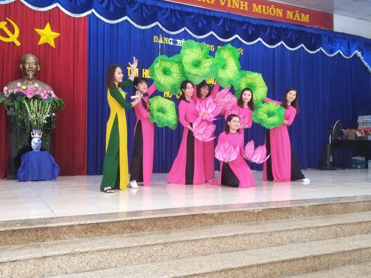CHI BỘ MẦM NON ĐOÀN THỊ LIÊN HĂNG HÁI THAM GIA CUỘC THI " TÌM HIỂU VỀ TƯ TƯỞNG, ĐẠO ĐỨC , PHONG CÁCH HỒ CHÍ MINH NĂM 2019"