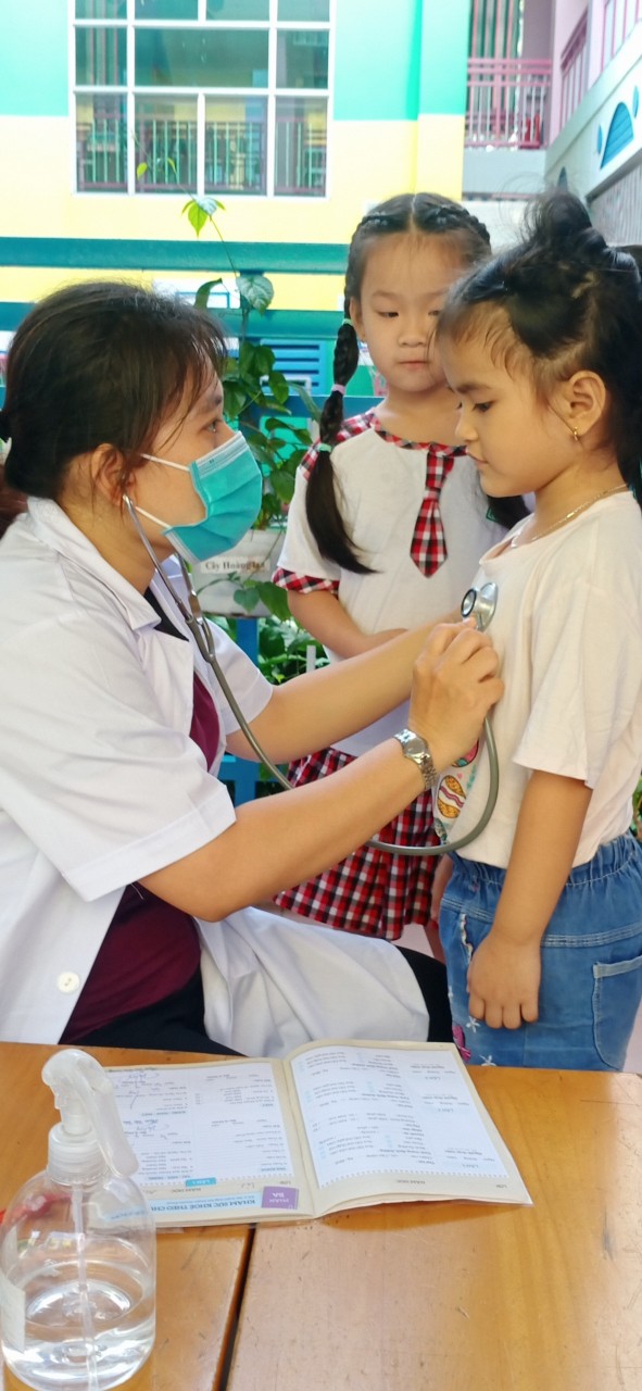 KHÁM SỨC KHỎE CHO TRẺ ĐỢT 1, NĂM HỌC 2023 - 2024